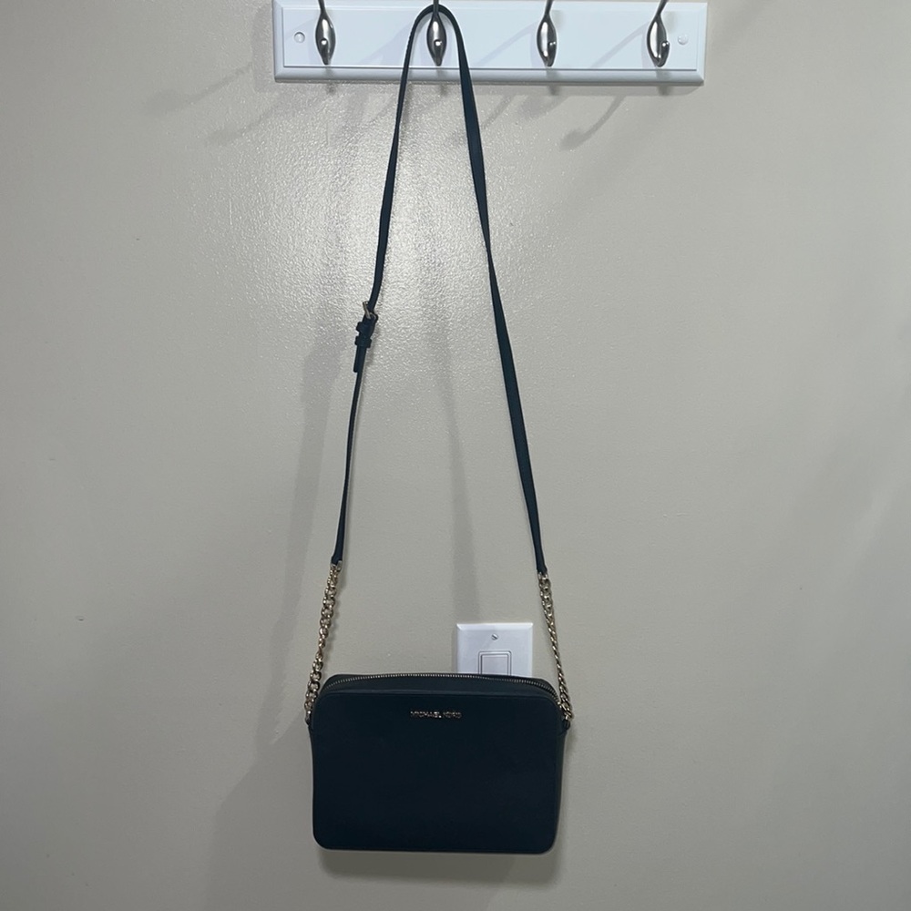 NWOT BLACK MICHAEL KORS CROSSBODY BAG